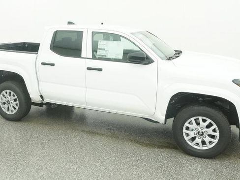 New 2026 Toyota Tacoma SR image 7