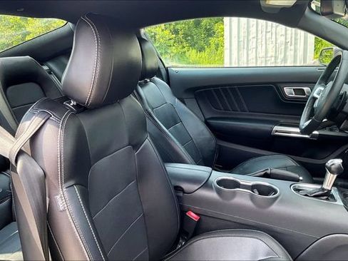 Used 2018 Ford Mustang Premium RWD image 7