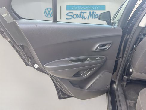 Used 2019 Chevrolet Trax LS FWD image 24