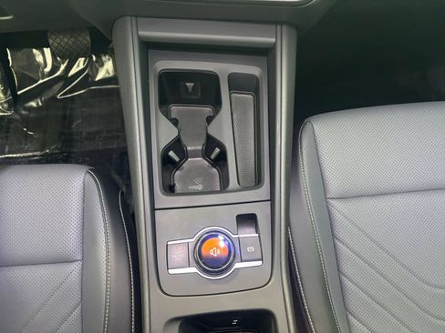 Used 2026 Volkswagen Tiguan SE AWD/4WD image 43