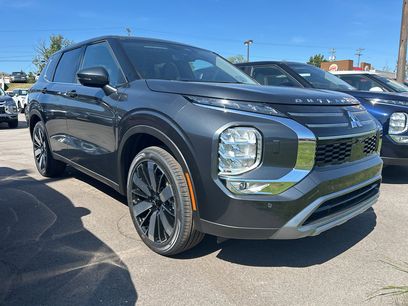 New 2025 Mitsubishi Outlander SE