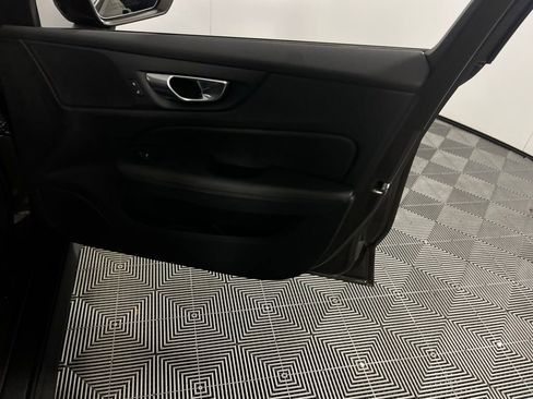 Used 2025 Volvo V60 B5 Cross Country Plus image 30
