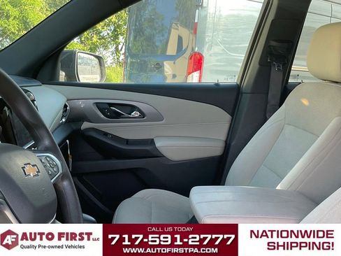 Used 2023 Chevrolet Traverse LS AWD/4WD image 4