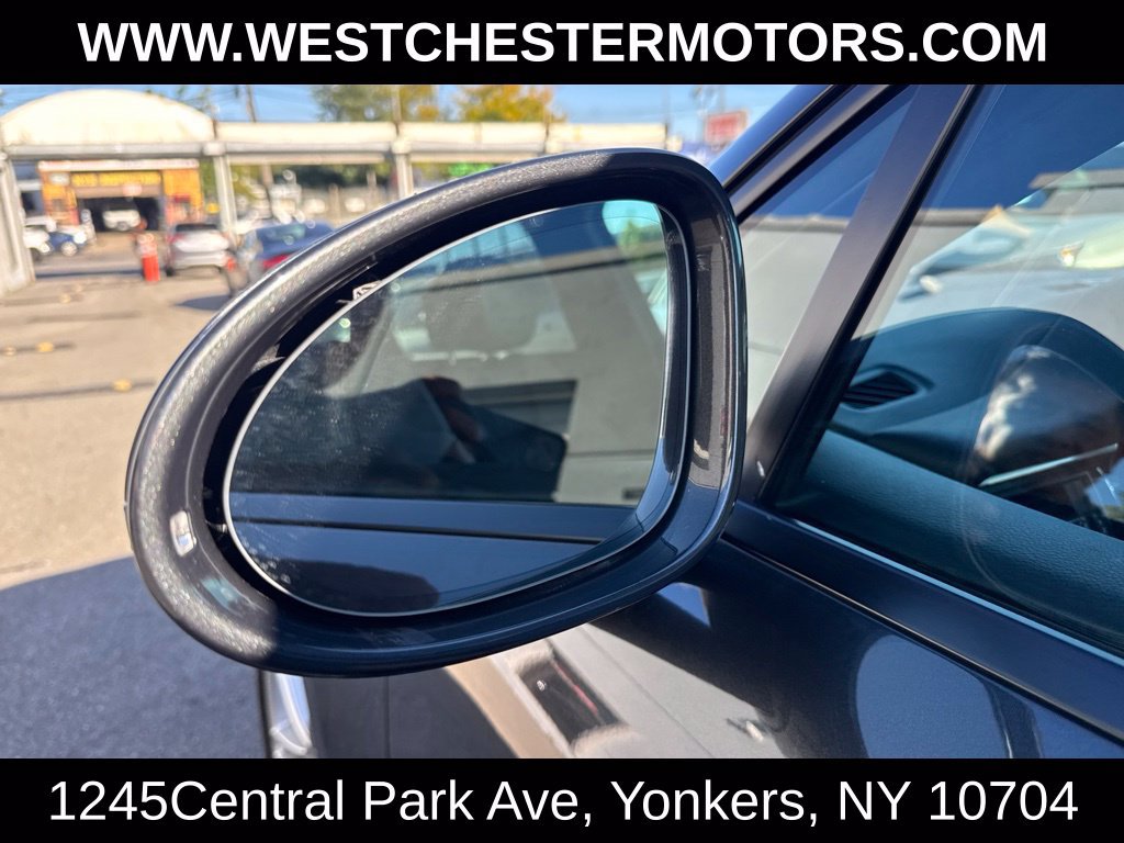 Used 2023 Porsche Macan AWD/4WD image 26