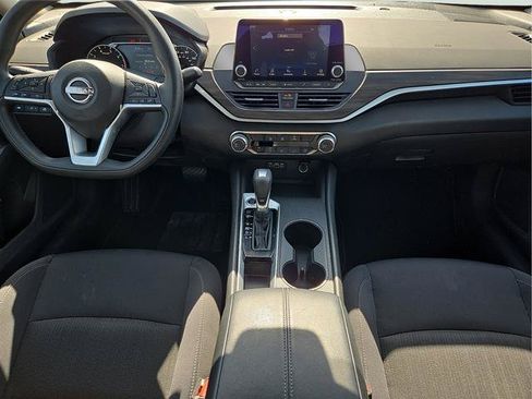 Used 2025 Nissan Altima 2.5 SV FWD image 7