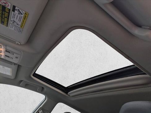 Used 2013 Toyota RAV4 Limited AWD/4WD image 14