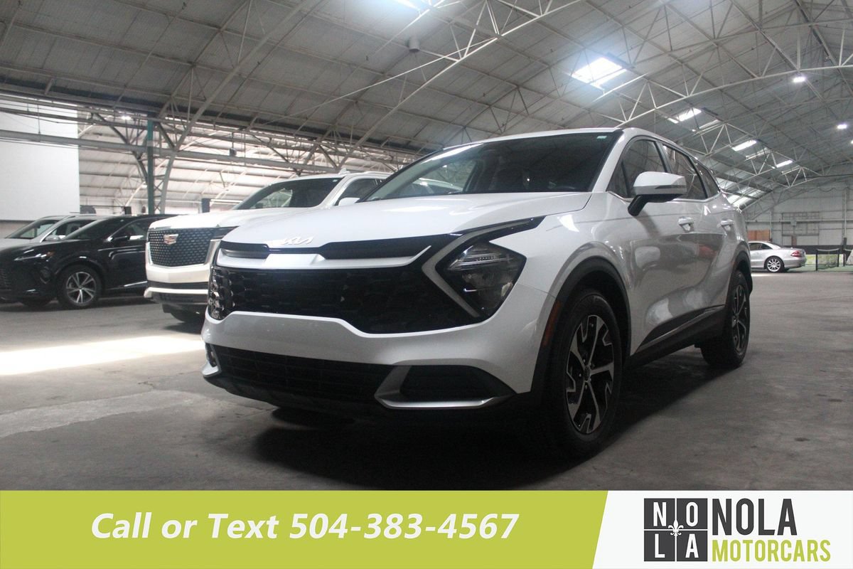 Used 2023 Kia Sportage EX FWD image 2