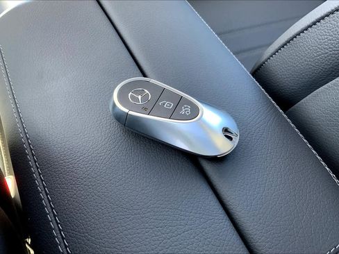 Certified 2025 Mercedes-Benz GLC 300 4MATIC image 21