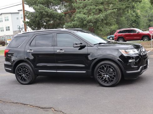 Used 2018 Ford Explorer Limited AWD/4WD image 2
