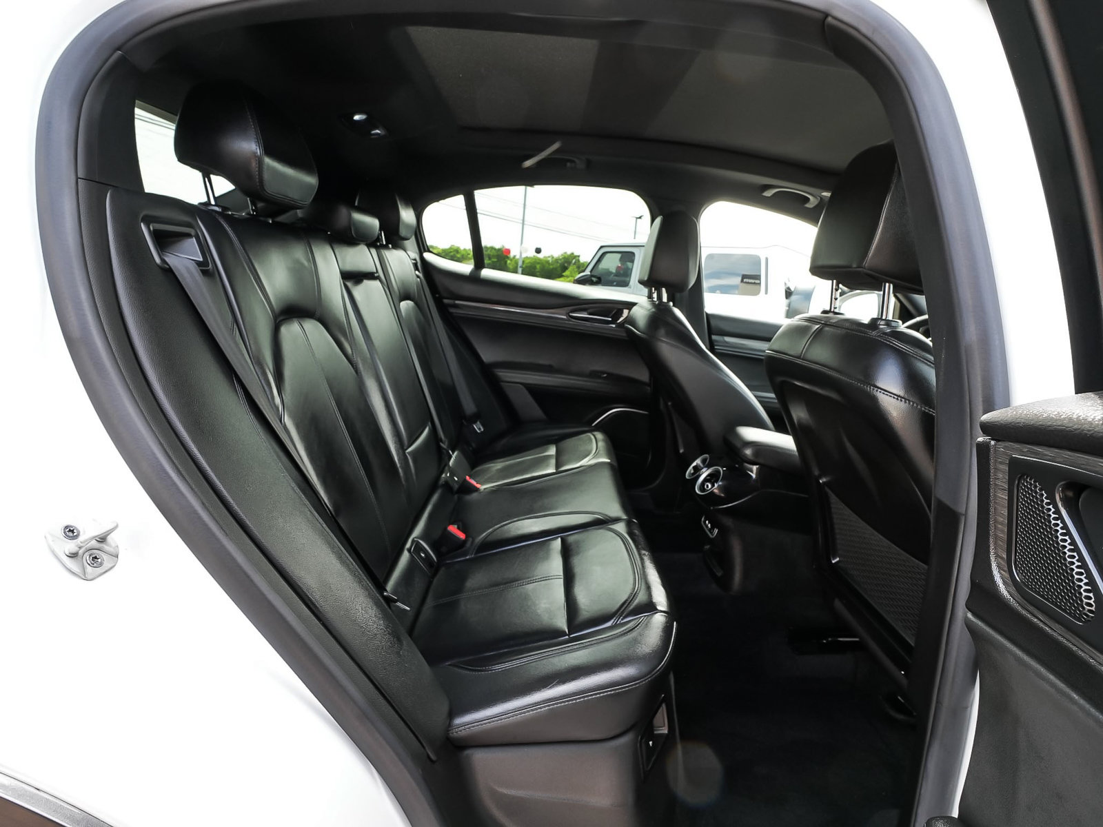 Used 2023 Alfa Romeo Stelvio Ti AWD/4WD image 38