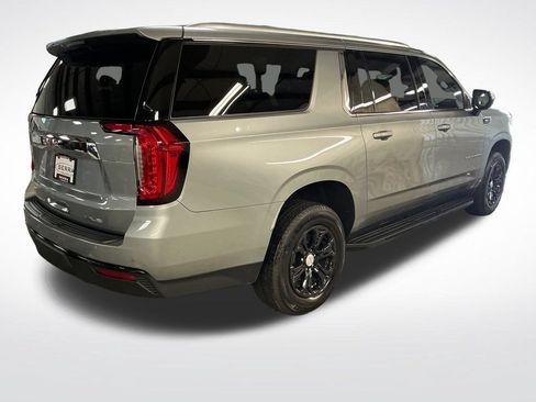 Used 2023 GMC Yukon XL SLE AWD/4WD image 5