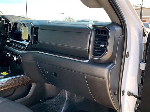 Used 2024 GMC Sierra 2500 SLE w/ SLE Convenience Package image 13