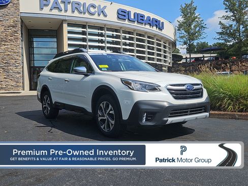 Used 2022 Subaru Outback Touring AWD/4WD image 1