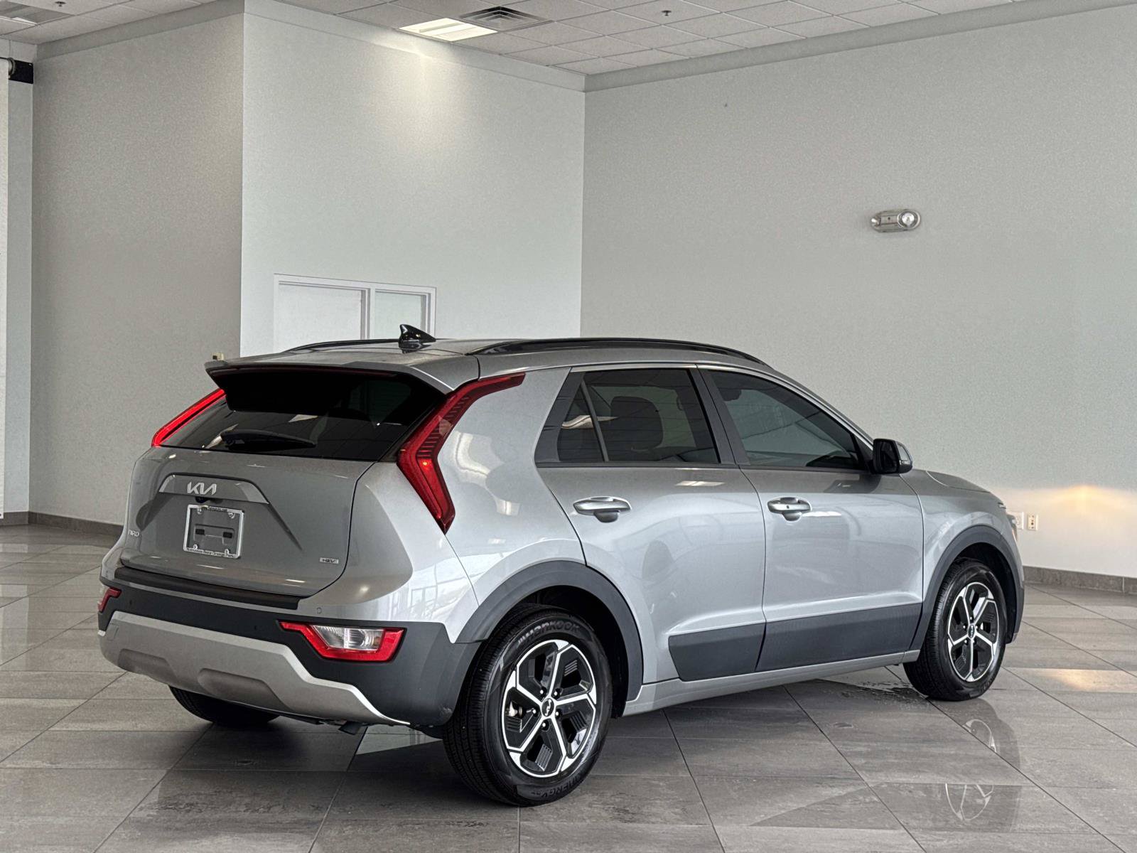 Used 2023 Kia Niro EX FWD image 24