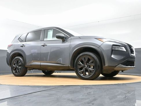 Used 2022 Nissan Rogue SV image 46