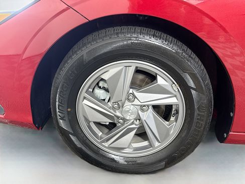 Used 2024 Hyundai Elantra SE FWD image 37