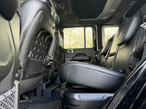 Used 2023 Jeep Wrangler Unlimited Rubicon 4xe w/ Steel Bumper Group image 15