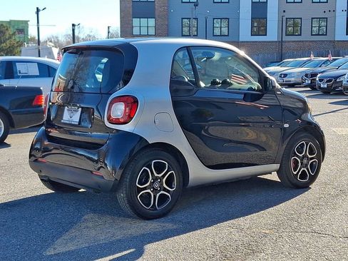 Used 2016 smart fortwo Proxy image 4