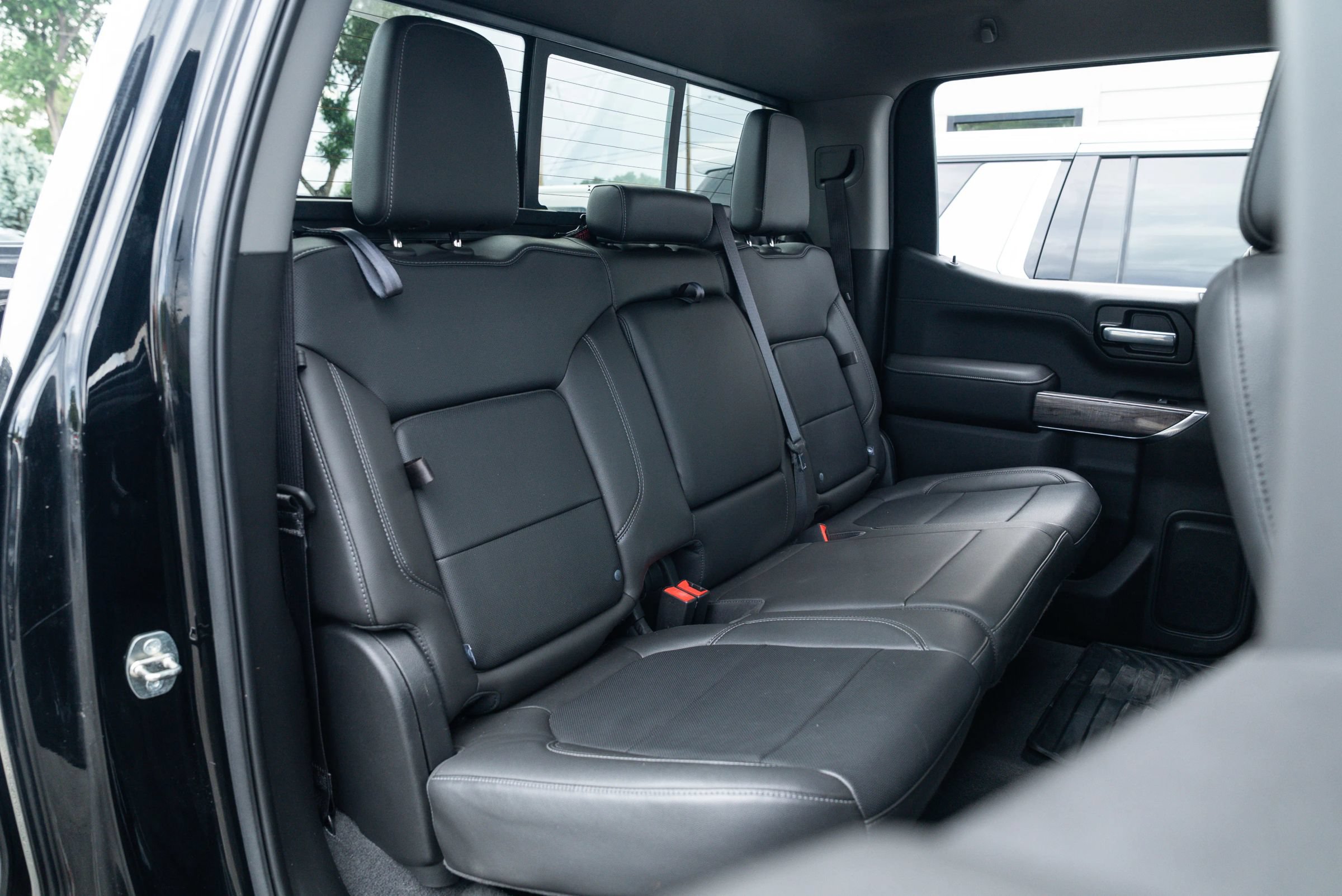 Used 2020 Chevrolet Silverado 1500 LTZ AWD/4WD image 18