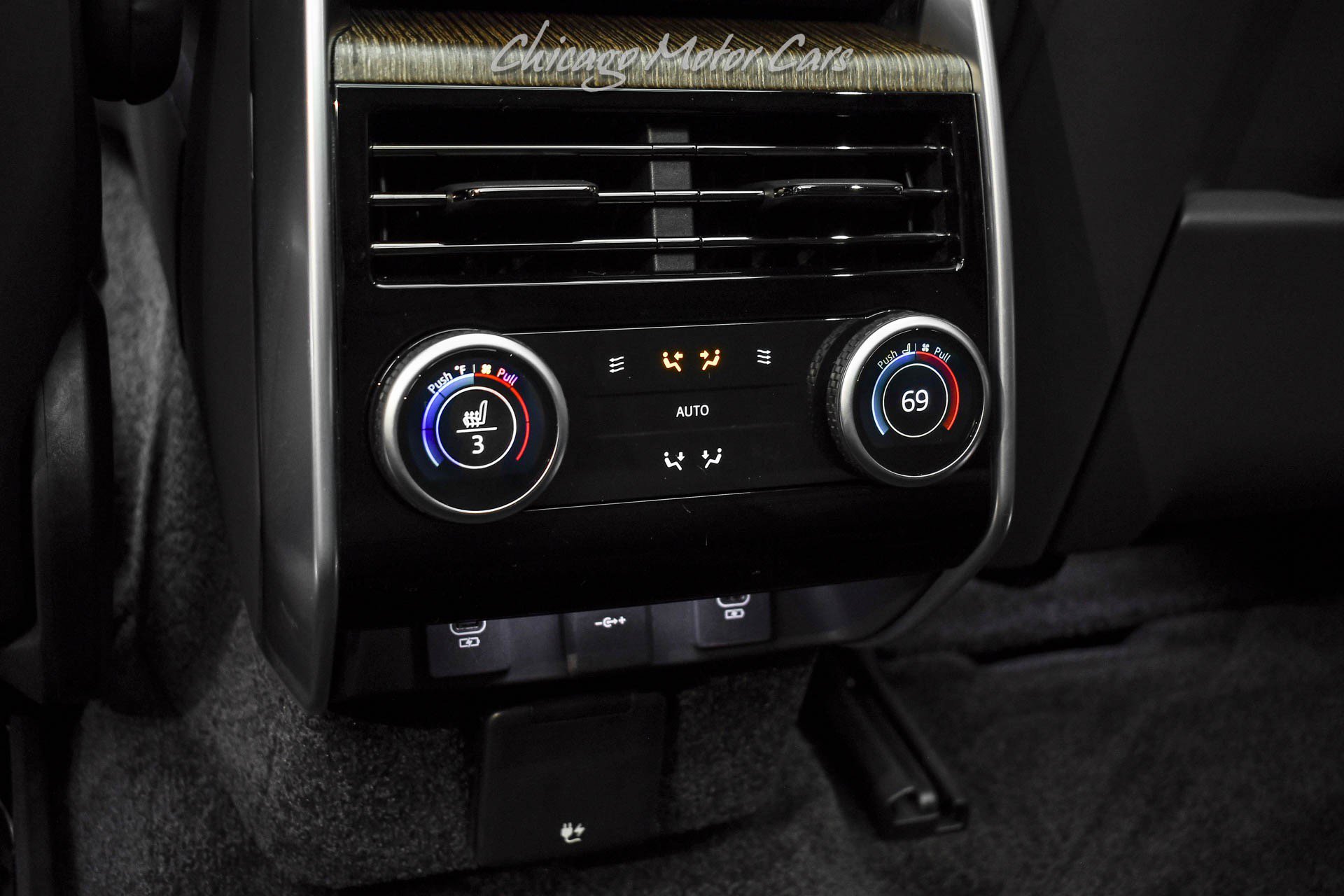 Used 2024 Land Rover Range Rover SE AWD/4WD image 25