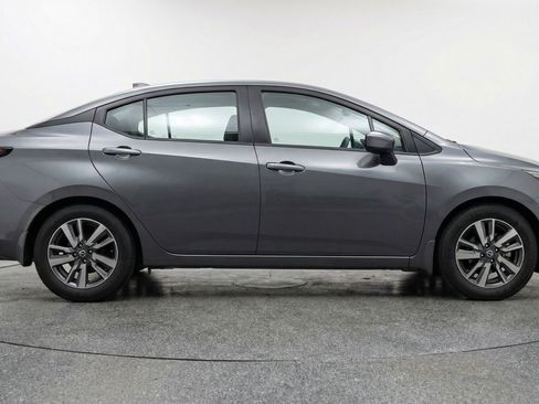 Used 2025 Nissan Versa SV FWD image 11