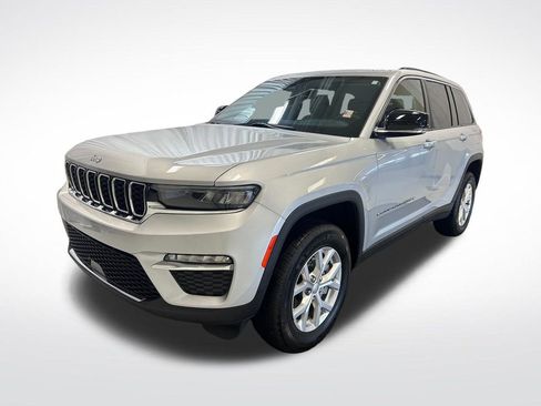 Used 2024 Jeep Grand Cherokee Limited AWD/4WD image 25