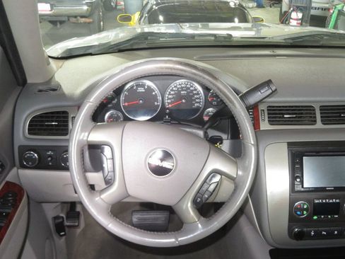 Used 2010 GMC Sierra 2500 SLT w/ SLT Convenience Package AWD/4WD image 38