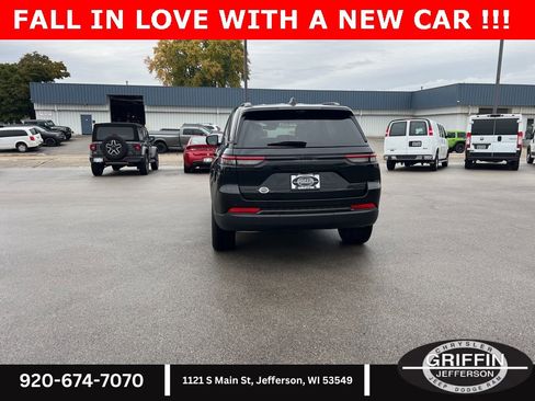 New 2025 Jeep Grand Cherokee Limited w/ Luxury Tech Group II image 14