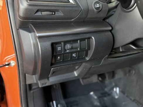 Used 2019 Subaru Crosstrek 2.0i Limited w/ Moonroof Package w/Navigation AWD/4WD image 26