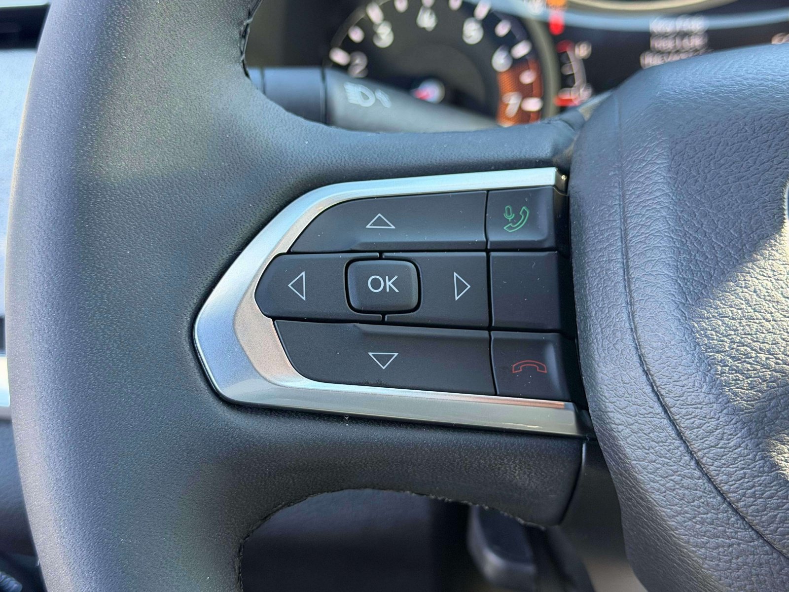 Used 2023 Jeep Compass Latitude AWD/4WD image 18