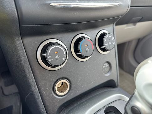 Used 2014 Nissan Rogue S w/ Convenience Package image 39