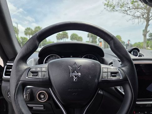 Used 2023 Maserati Ghibli Modena RWD image 27