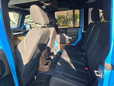 Used 2017 Jeep Wrangler Unlimited Rubicon AWD/4WD image 8