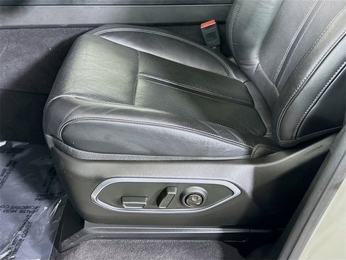 Used 2022 Jeep Wagoneer Series II image 25