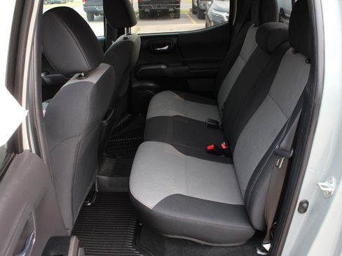 Used 2022 Toyota Tacoma TRD Sport AWD/4WD image 16