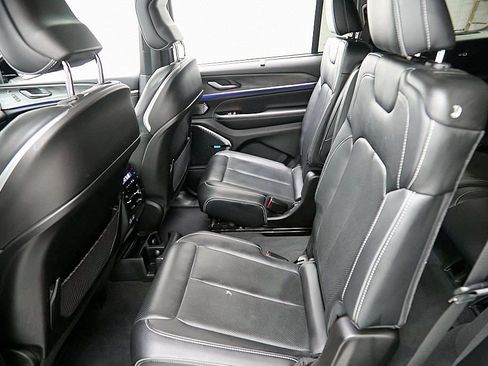 Used 2022 Jeep Grand Cherokee L Overland w/ Advanced Protech Group III image 26