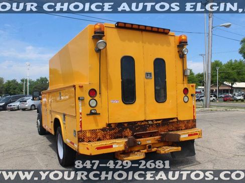Used 2009 Ford F550 2WD Regular Cab Super Duty image 3