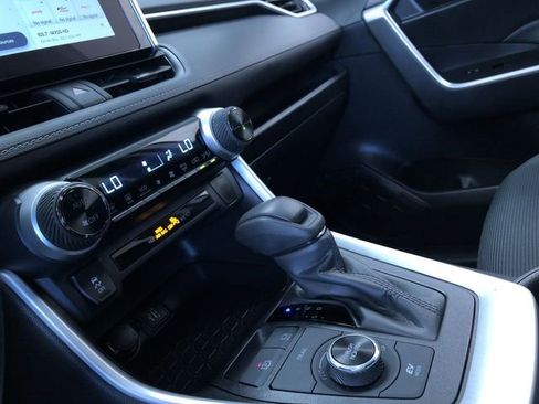 Certified 2025 Toyota RAV4 LE AWD/4WD image 29