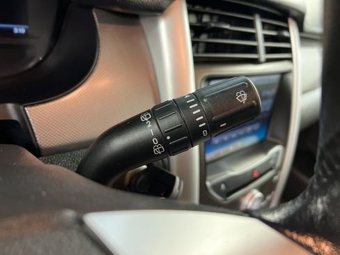 Used 2013 Ford Edge SEL image 19