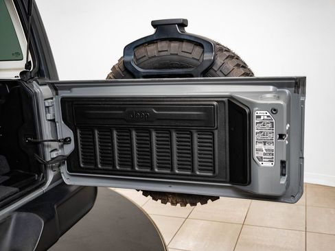 Used 2022 Jeep Wrangler Sport AWD/4WD image 19