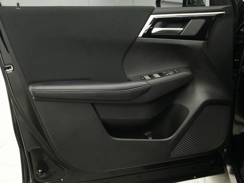 Used 2025 Mitsubishi Outlander ES image 16