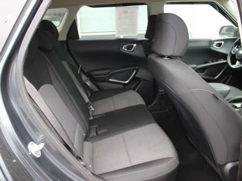 Used 2020 Kia Soul S FWD image 26