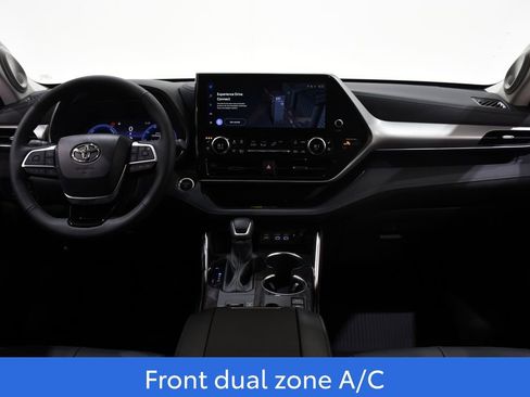 New 2026 Toyota Highlander Platinum image 8