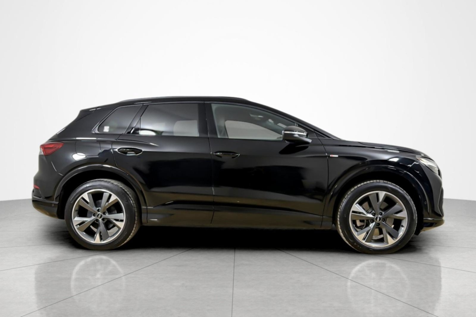 Certified 2023 Audi Q4 e-tron Premium Plus w/ Premium Plus AWD/4WD image 6
