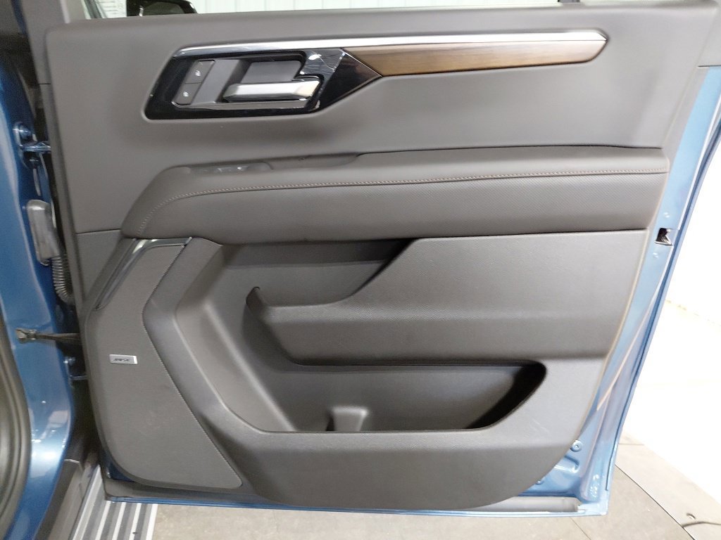 Certified 2026 Chevrolet Suburban High Country AWD/4WD image 20
