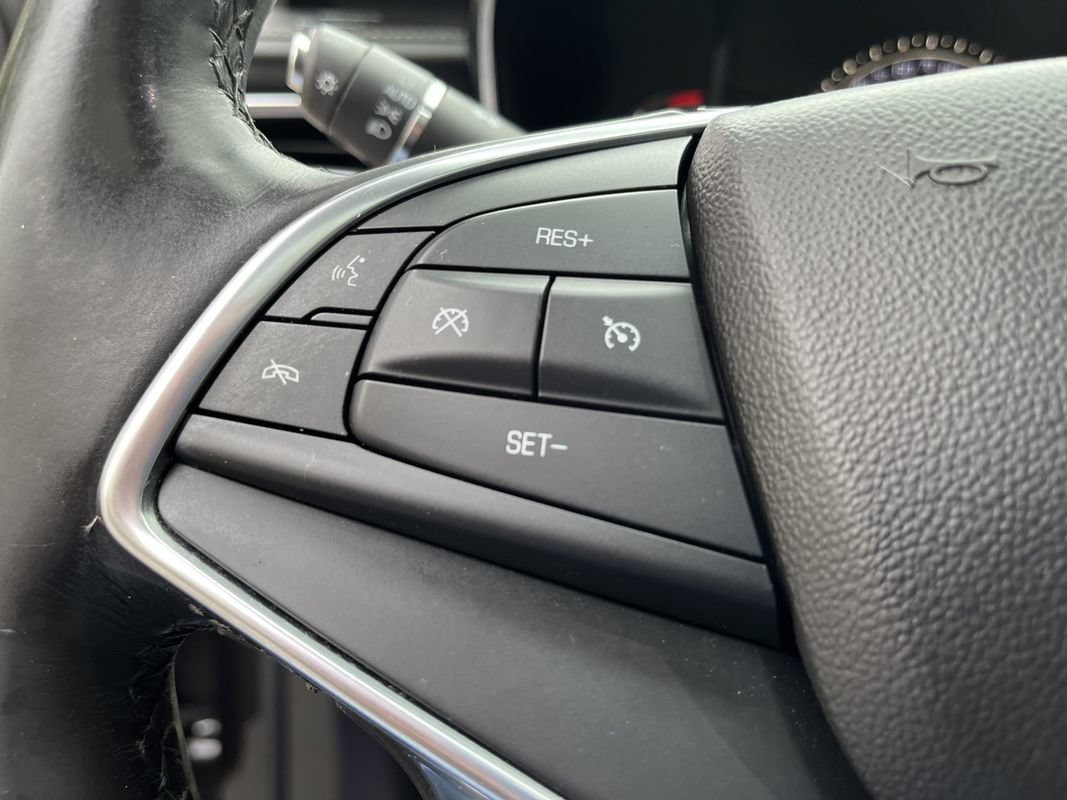 Used 2018 Cadillac XT5 Luxury w/ Driver Awareness Package AWD/4WD image 16