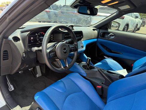 Certified 2023 Nissan Z w/ Floor Mat Package (L93) RWD image 11