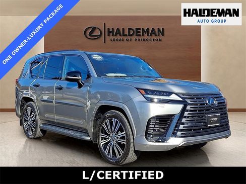 Used 2023 Lexus LX 600 4WD w/ Luxury Package image 1