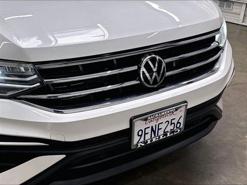 Used 2023 Volkswagen Tiguan SE w/ Panoramic Sunroof Package AWD/4WD image 36