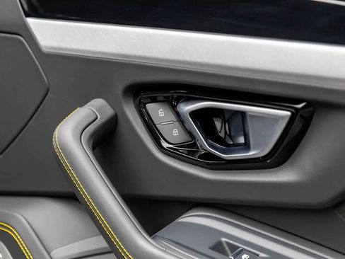 Used 2022 Lamborghini Urus image 53